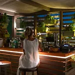Salus Hotel